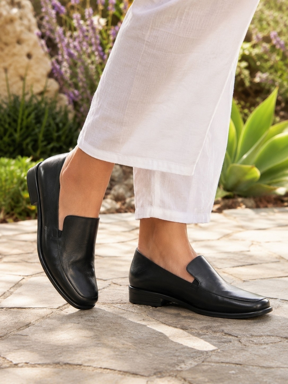 Franco Sarto Black Leather Loafers Slip On Comfort Flats Wide Size 7W